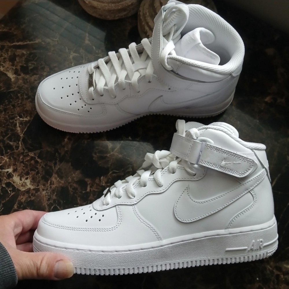 Nike Air Force 1 '07 Mid Streetwear/Lifestyle Shoes Size 7 Youth/8.5 Women - Picture 2 of 11